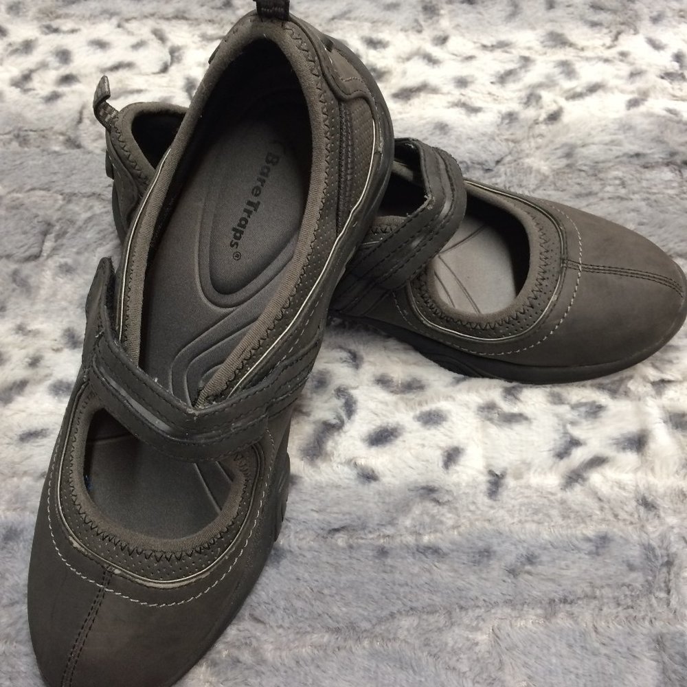 BareTraps ladies' shoes size 10m dark gray great preowned condition Casual